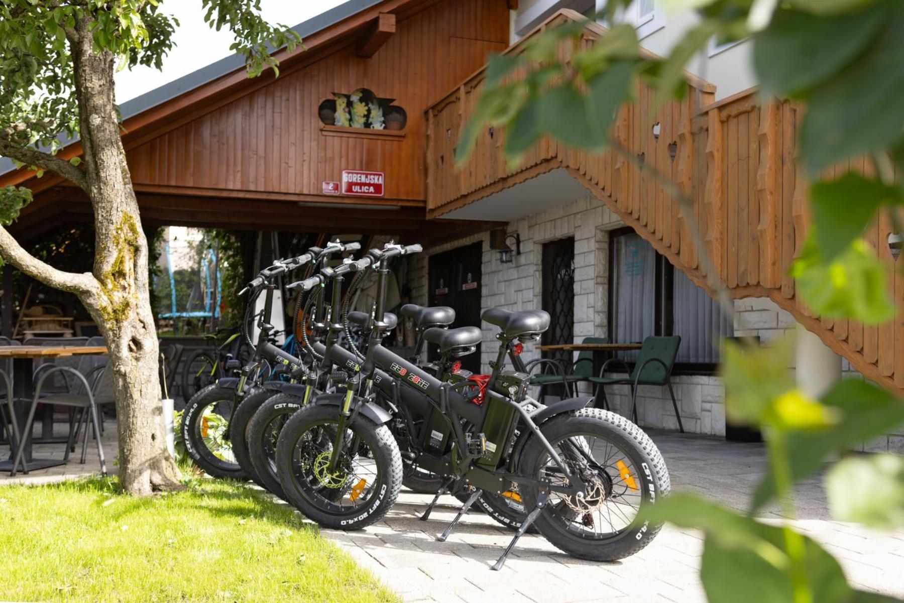 Gostisce Pri Dveh Petelinih Hotel Bled Ngoại thất bức ảnh